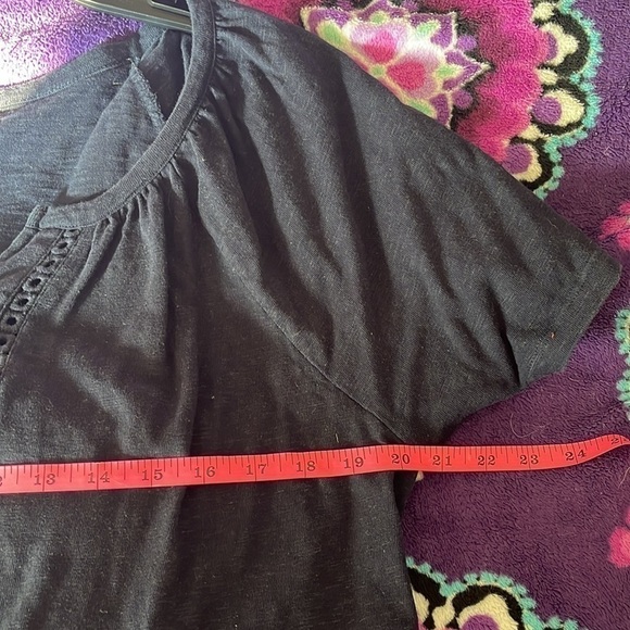 Talbots Women’s Black Tee Size Large EUC - Picture 5 of 8